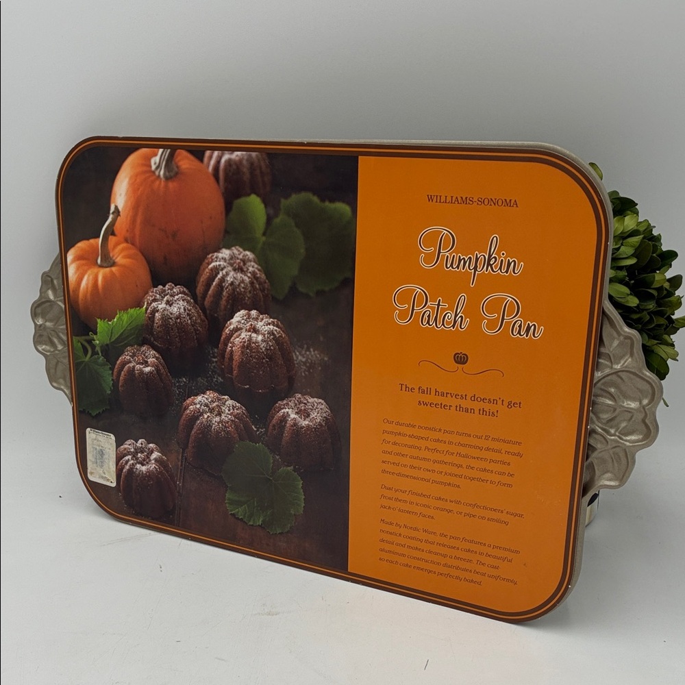Williams Sonoma Orange Pumpkin Baking Pan